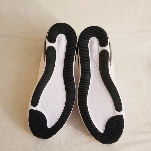 Nikw Women's Air Max Dia Shoes NWOB Size: 8 - Picture 5 of 5